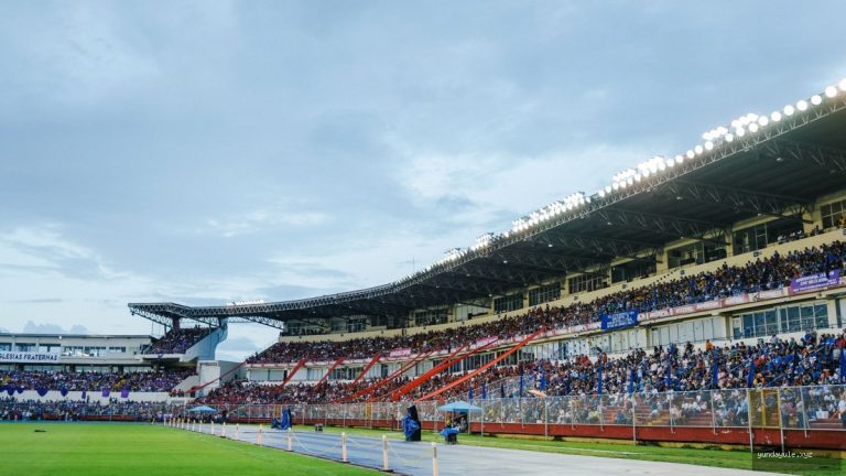 世界杯半决赛西班牙控球射门占优2-0胜法国